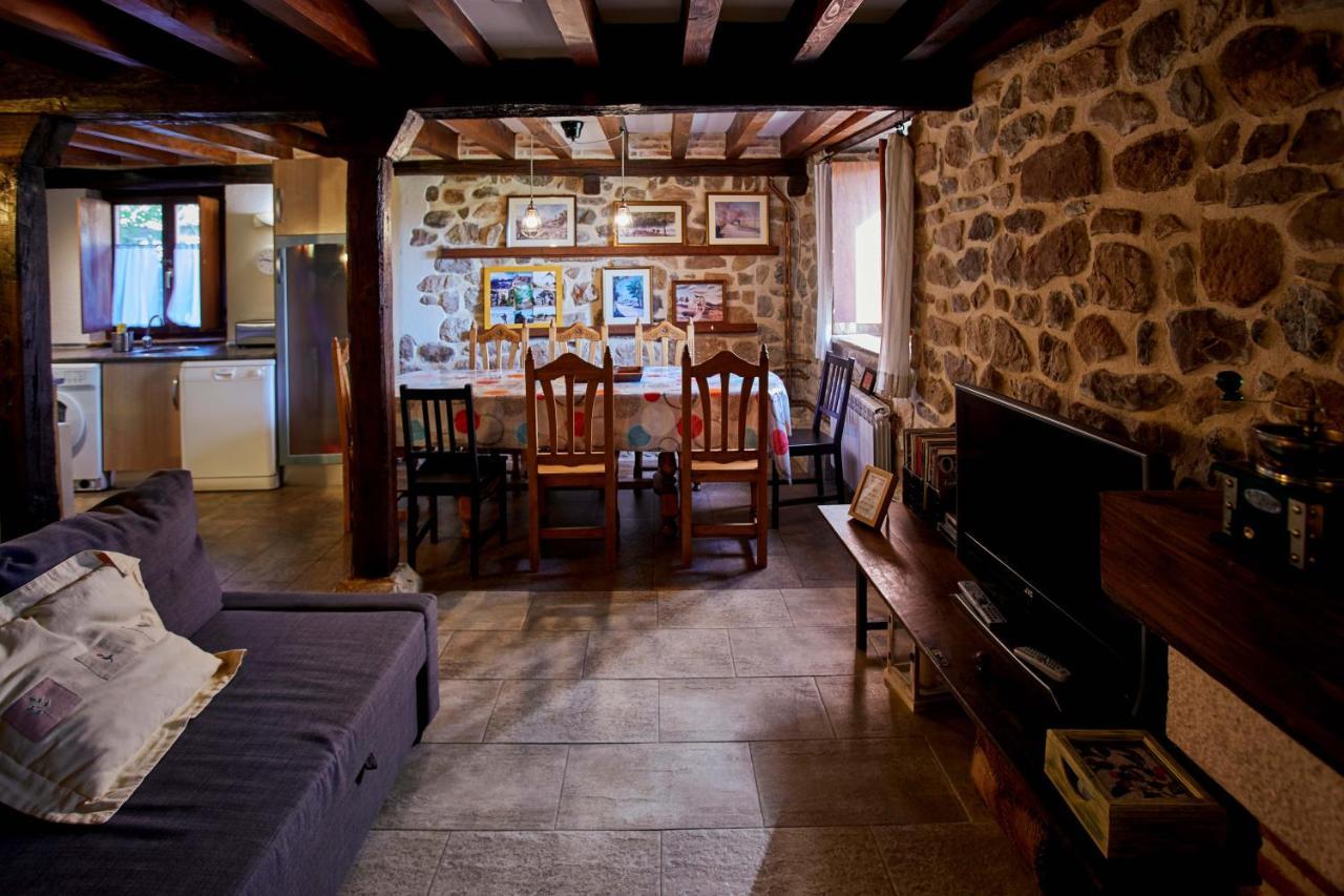 Sendero Del Saja-Besaya Pension Cobejo Buitenkant foto